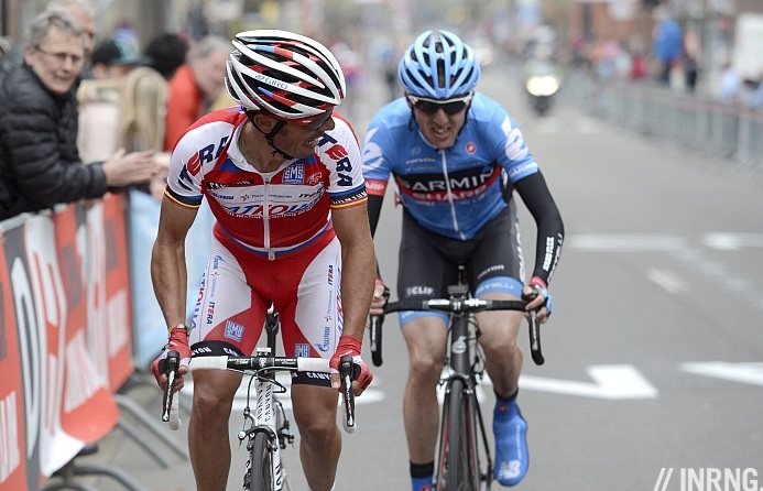 Photo: Dan Martin (Garmin-Sharp) comes around and slowly closes the gap to catch a laboring Rodriguez. 